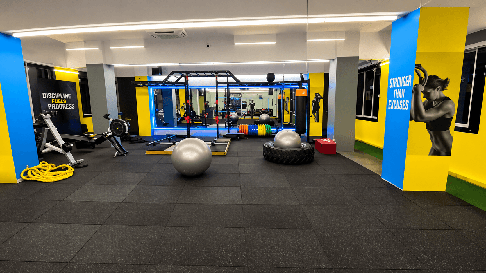 19 Hours Fitness Functional Turf and CrossFit Rigs